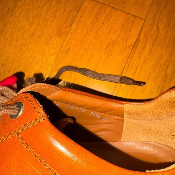 Allen Edmonds Tan Leather Sneakers with Fly Foam Inserts Made in Portugal - Picture 10 of 10